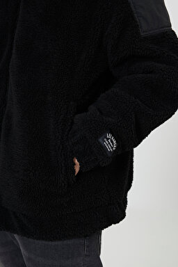Relaxed Fit Geniş Kesim Fermuarlı Omuz Detaylı Siyah Sherpa Ceket - Black-L242525001 (görsel 6)