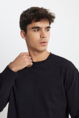 Loose Fit Rahat Kesim Bisiklet Yaka %100 Pamuk Siyah Uzun Kollu Tişört - Black-L242528001 (görsel 3)