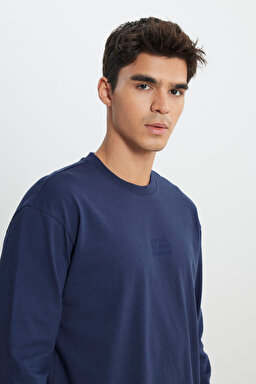 Loose Fit Rahat Kesim Bisiklet Yaka %100 Pamuk Lacivert Uzun Kollu Tişört - Navy-L242528410 (görsel 4)