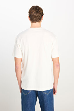 %100 Pamuk Relaxed Fit Geniş Kesim Bisiklet Yaka Beyaz Tişört - White-L2510086100 (görsel 5)