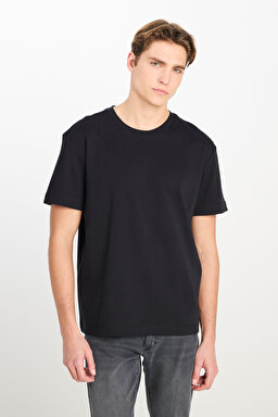 %100 Pamuk Relaxed Fit Geniş Kesim Bisiklet Yaka Siyah Basic T-shirt - Black-L2510096001