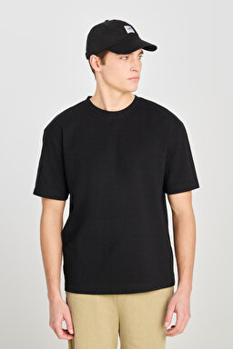 Relaxed Fit Geniş Kesim Bisiklet Yaka Pamuklu Siyah Tişört - Black-L2510271001 (görsel 2)
