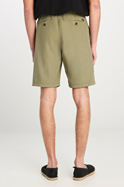 Relaxed Fit Geniş Kesim Lastik Bel Detaylı Esnek Haki Chino Şort - Khaki-L2510293801 (görsel 4)