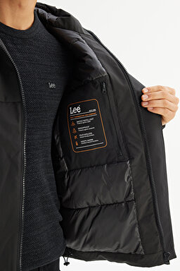 Relaxed Fit Rahat Kesim Kapüşonlu Cepli Şişme Mont - Black-L2520258001 (görsel 4)
