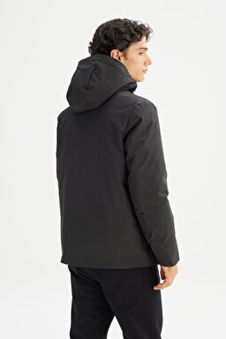 Relaxed Fit Rahat Kesim Kapüşonlu Cepli Şişme Mont - Black-L2520258001 (görsel 6)