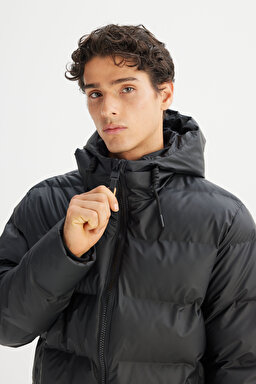 Regular Fit Normal Kesim Kapüşonlu Cepli Şişme Puffer Mont - Black-L2520263001 (görsel 4)