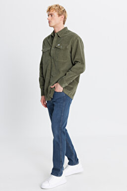 Pamuklu Relaxed Fit Rahat Kesim Klasik Yaka Cepli Kadife Gömlek - Mercantile Green-L2520353526 (görsel 2)