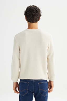 Pamuklu Regular Fit Normal Kesim Bisiklet Yaka Triko Kazak - Ecru-L2520364104 (görsel 5)