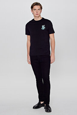 %100 Pamuk Regular Fit Normal Kesim Bisiklet Yaka Logo Detaylı Tişört - Black-L2610011001 (görsel 3)