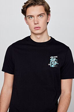 %100 Pamuk Regular Fit Normal Kesim Bisiklet Yaka Logo Detaylı Tişört - Black-L2610011001 (görsel 4)