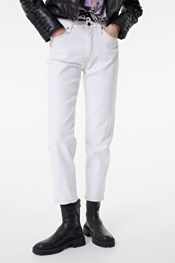Carol Straight Fit Düz Kesim Yüksek Bel Beyaz Esnek Jean Kot Pantolon - White-L30U013100 (görsel 3)