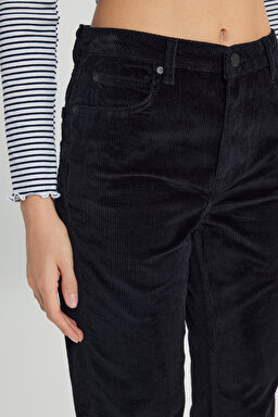 Carol Cropped Straight Fit Yüksek Bel Esnek Jean Kot Pantolon - Black-L30UBF01 (görsel 5)