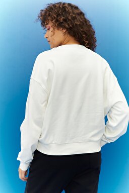 Oversize Fit Rahat Kesim %100 Pamuk Bisiklet Yaka Ekru Sweatshirt - Ecru-L36ZEJNQ (görsel 5)