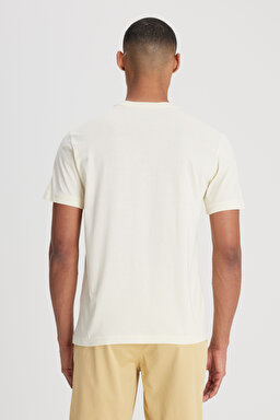 Regular Fit Rahat Kesim %100 Pamuk Bisiklet Yaka Logolu Crew Neck Tişört - Off White-L60UFQ102 (görsel 6)