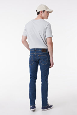 Slim Fit Dar Kesim Düşük Bel Mavi Esnek Luke Jean Denim Kot Pantolon - Mid Blue-L719098XT (görsel 4)