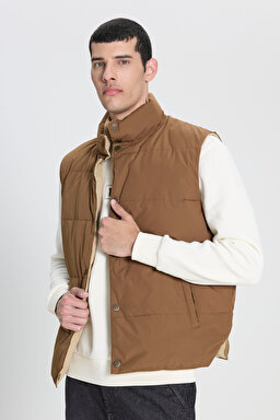 Regular Fit Normal Kesim Çift Kullanımlı Deve Tüyü Şişme Yelek - Sand-LD507064755 (görsel 2)
