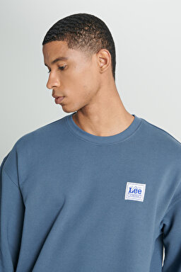 Relaxed Fit Geniş Kesim %100 Pamuk Bisiklet Yaka Şardonlu İndigo Sweatshirt - Deep Waters-LM01RJA62 (görsel 4)
