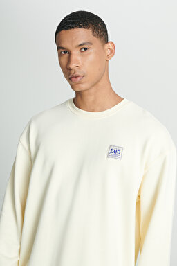 Relaxed Fit Rahat Kesim %100 Pamuk Bisiklet Yaka Şardonlu Ekru Sweatshirt - Ecru-LM01RJNQ (görsel 4)
