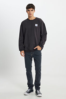 Relaxed Fit Geniş Kesim %100 Pamuk Bisiklet Yaka Şardonlu Antrasit Sweatshirt - Washed Black-LM01RJON (görsel 2)