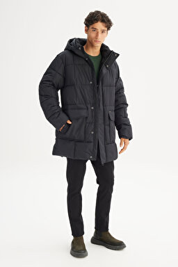 Regular Fit Normal Kesim Kapüşonlu Kapitone Desenli Cepli Mont - Black-LR397064656 (görsel 3)