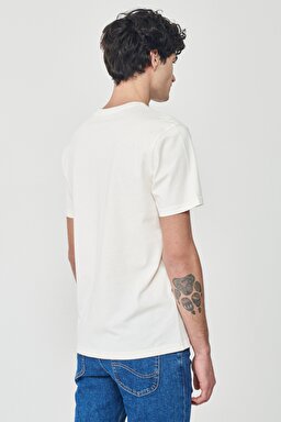 Regular Fit Normal Kesim %100 Pamuk Bisiklet Yaka Kırık Beyaz Tişört - Off White-LV11FQMK (görsel 6)