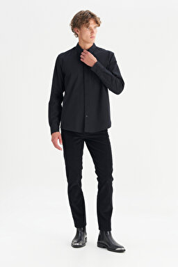 %100 Pamuk Regular Fit Normal Kesim Cep Detaylı Siyah Gömlek - Black-MW241464001 (görsel 2)