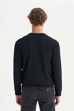 Pamuklu Regular Fit Normal Kesim Bisiklet Yaka Selanik Örgü Sweatshirt - Black-MW242262001 (görsel 5)
