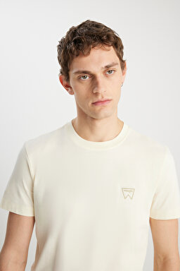 %100 Pamuk Regular Fit Normal Kesim Bisiklet Yaka Minimal Logo Bej Tişört - Papyrus-MW70MD3XME (görsel 4)