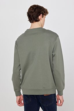 Pamuklu Regular Fit Normal Kesim Bisiklet Yaka Logo Detaylı Sweatshirt - KHAKI-TW2520255801 (görsel 5)