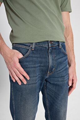 Regular Fit Normal Kesim Düşük Bel Greensboro Mavi Esnek Jean Denim Pantolon - Mid Indigo-W15Q027318 (görsel 4)
