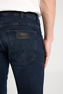 Larston Slim Fit Dar Kesim Düşük Bel Lacivert Esnek Jean Kot Pantolon - Dusky Night-W18S032299 (görsel 3)