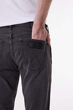 Slim Fit Dar Kesim Düşük Bel Koyu Gri Esnek Larston Jean Denim  Kot Pantolon - Alter Ego-W18SBY854 (görsel 4)