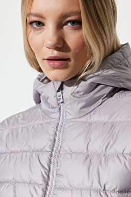 Regular Fit Normal Kesim Kapüşonlu Yaka Gri Şişme Mont - Stone-W222561013 (görsel 4)