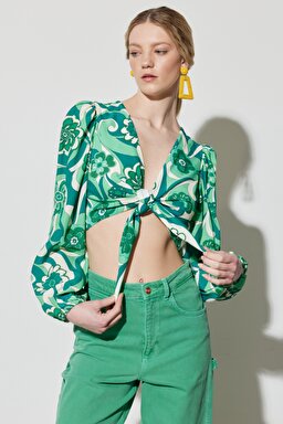 Regular Fit Normal Kesim V Yaka Yeşil Desenli Crop Bluz - Green-W231592300 (görsel 2)