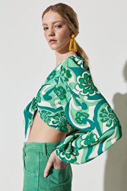 Regular Fit Normal Kesim V Yaka Yeşil Desenli Crop Bluz - Green-W231592300 (görsel 6)