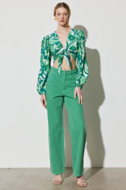 Regular Fit Normal Kesim V Yaka Yeşil Desenli Crop Bluz - Green-W231592300 (görsel 7)