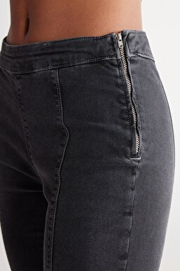 Wide Leg Fit Normal Bel Paça Yırtmaç Detaylı Siyah Esnek Jean Kot Pantolon - Black-W231627001 (görsel 5)
