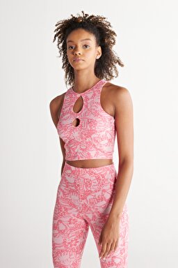 Regular Fit Normal Kesim Bisiklet Yaka Askılı Pembe Crop Bluz - Pink-W231667611 (görsel 3)