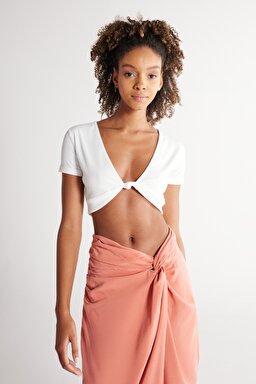Regular Fit Normal Kesim V Yaka Beyaz Crop Bluz - White-W231681100 (görsel 3)