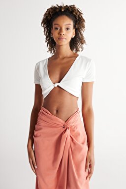 Regular Fit Normal Kesim V Yaka Beyaz Crop Bluz - White-W231681100 (görsel 4)