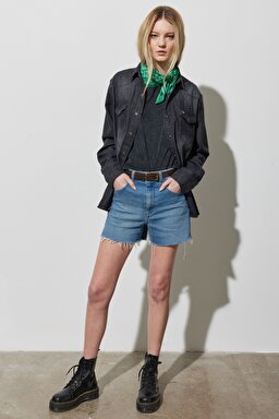 Regular Fit Normal Kesim Yüksek Bel Desenli Esnek Jean Kot Şort - Mid Blue-W231786XT (görsel 3)