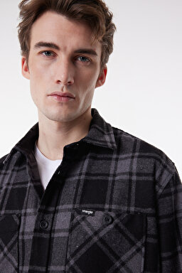 Loose Fit Rahat Kesim Ekoseli Şardonlu Gri Uzun Kollu Gömlek - Black-W232145001 (görsel 5)