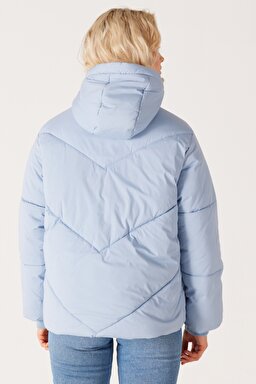Loose Fit Rahat Kesim Kapüşonlu Açık Mavi Şişme Mont - Light Blue-W232197404 (görsel 8)