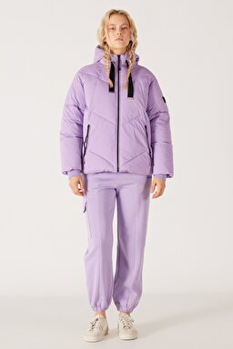 Loose Fit Rahat Kesim Kapüşonlu Açık Lila Şişme Mont - Light Lilac-W232197816 (görsel 5)
