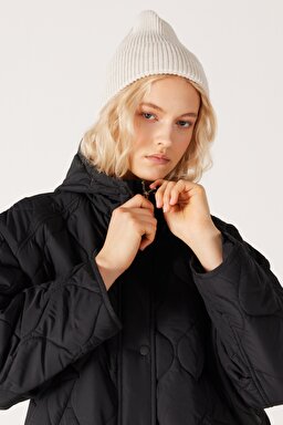 Regular Fit Normal Kesim Kapüşonlu Kapitone Siyah Mont - Black-W232200001 (görsel 3)