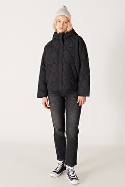Regular Fit Normal Kesim Kapüşonlu Kapitone Siyah Mont - Black-W232200001 (görsel 6)