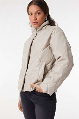 Loose Fit Rahat Kesim Dik Yaka Bej Suni Deri Ceket - Beige-W232205614 (görsel 2)