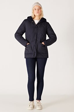 Loose Fit Rahat Kesim Kapüşonlu Kapitone Çift Taraflı Sherpa Lacivert Mont - Navy-W232275410 (görsel 4)