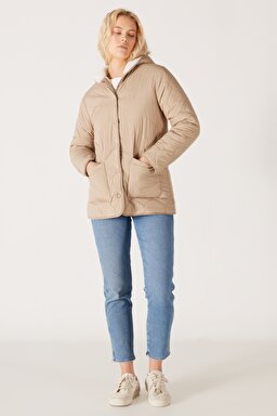Loose Fit Rahat Kesim Kapüşonlu Çift Taraflı Sherpa Bej Mont - Beige-W232275614 (görsel 6)