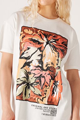 Loose Fit Rahat Kesim %100 Pamuk Bisiklet Yaka Kırık Beyaz Tişört - Off White-W232315102 (görsel 3)